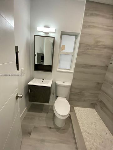 835 SW 8th Avenue, Miami, FL 33130