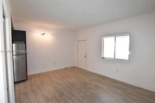 835 SW 8th Avenue, Miami, FL 33130