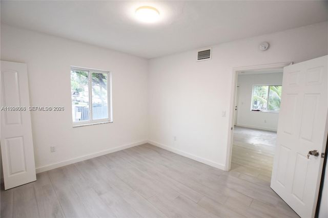 835 SW 8th Avenue, Miami, FL 33130