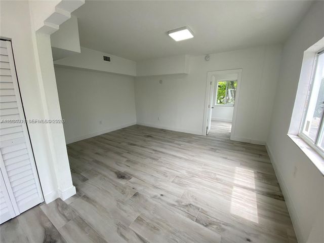 835 SW 8th Avenue, Miami, FL 33130