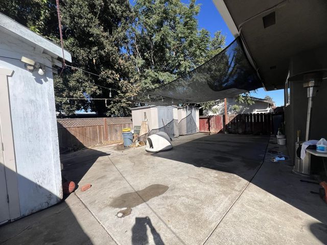 102 Dimaggio Avenue, Pittsburg, CA 94565