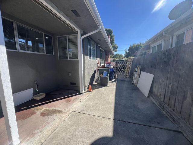 102 Dimaggio Avenue, Pittsburg, CA 94565