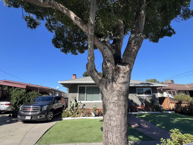 102 Dimaggio Avenue, Pittsburg, CA 94565