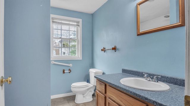 49 Steeple Chase Circle 2, Attleboro, MA 02703