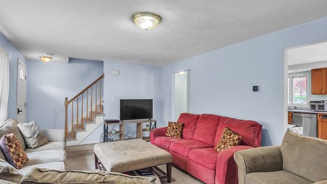49 Steeple Chase Circle 2, Attleboro, MA 02703