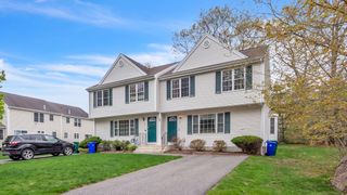 49 Steeple Chase Circle 2, Attleboro, MA 02703