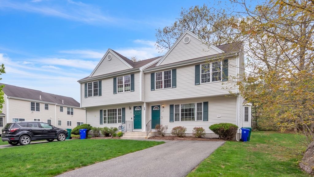 49 Steeple Chase Circle 2, Attleboro, MA 02703