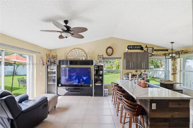 13341 SW 19th St, Miramar, FL 33027