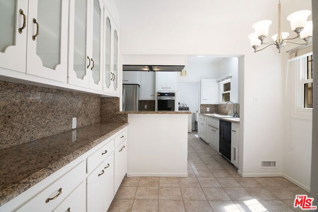 362 N Mansfield Avenue, Los Angeles, CA 90036