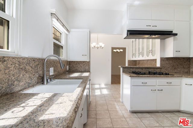 362 N Mansfield Avenue, Los Angeles, CA 90036