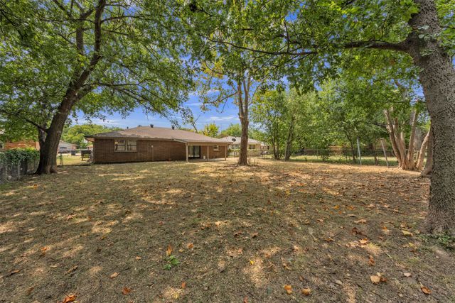1116 Center Street, Cleburne, TX 76033