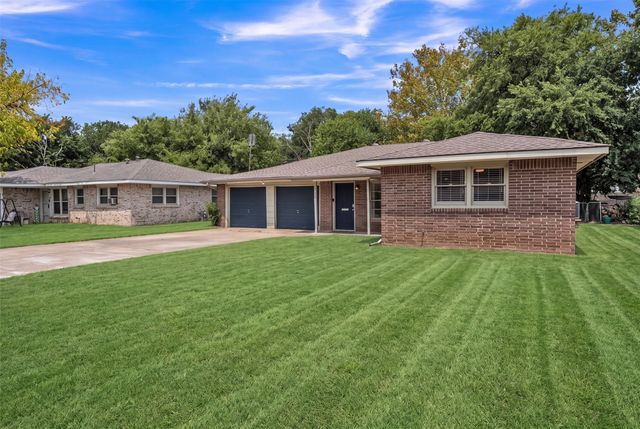 1116 Center Street, Cleburne, TX 76033