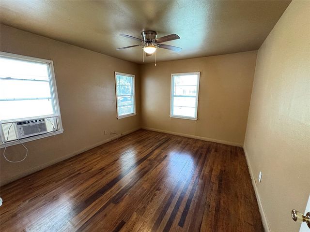 2066 Earl Street, Beaumont, TX 77703