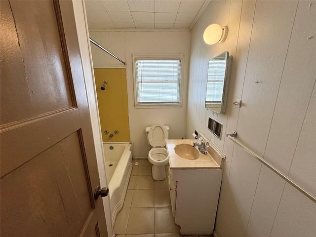 2066 Earl Street, Beaumont, TX 77703