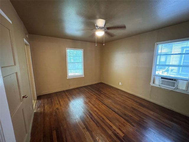2066 Earl Street, Beaumont, TX 77703