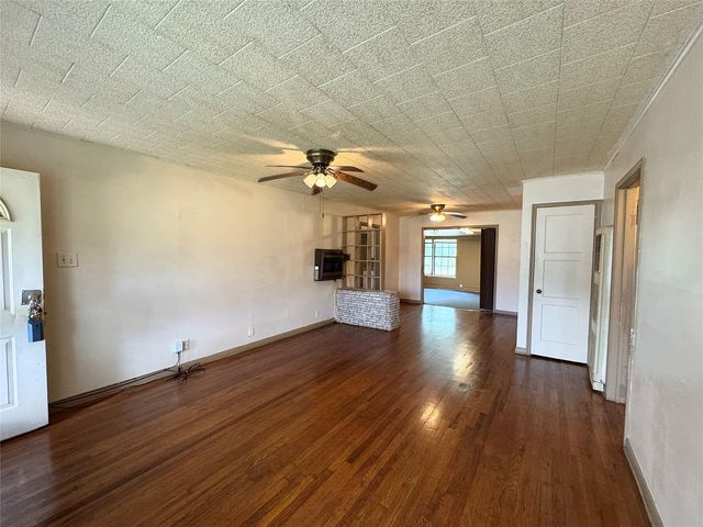 2066 Earl Street, Beaumont, TX 77703