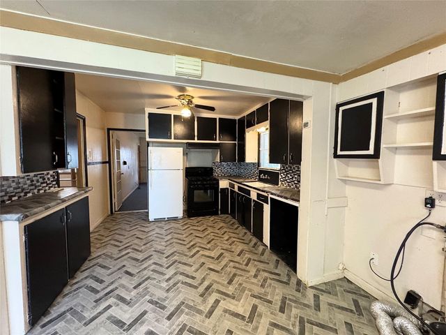 2066 Earl Street, Beaumont, TX 77703