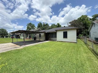 2066 Earl Street, Beaumont, TX 77703