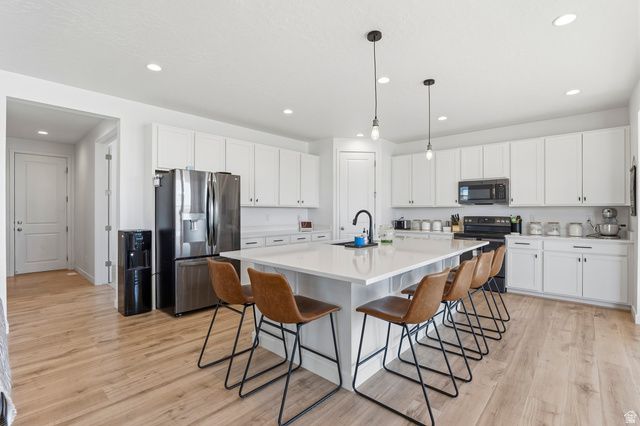 1208 E COACHLINE WAY, Eagle Mountain, UT 84005