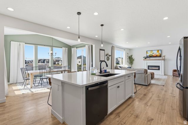 1208 E COACHLINE WAY, Eagle Mountain, UT 84005