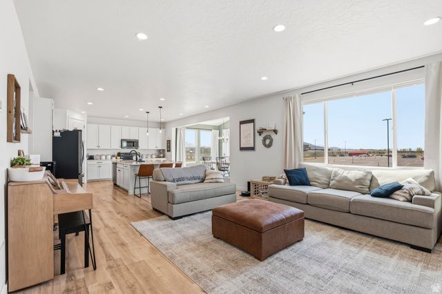 1208 E COACHLINE WAY, Eagle Mountain, UT 84005