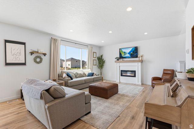 1208 E COACHLINE WAY, Eagle Mountain, UT 84005