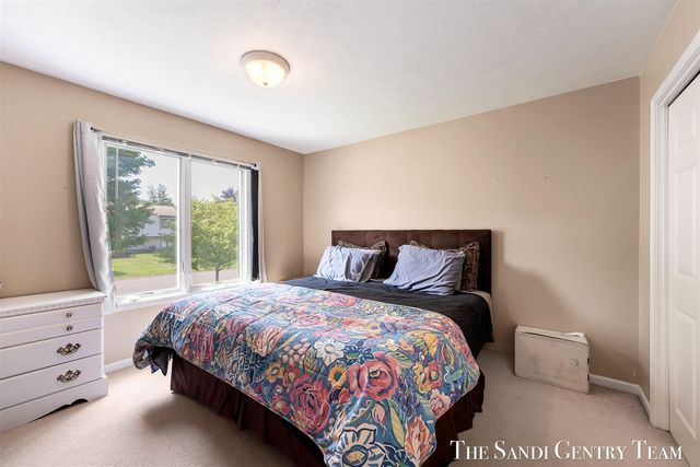 17632 Dustin Drive, Spring Lake, MI 49456
