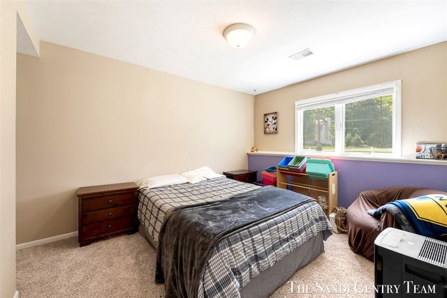 17632 Dustin Drive, Spring Lake, MI 49456
