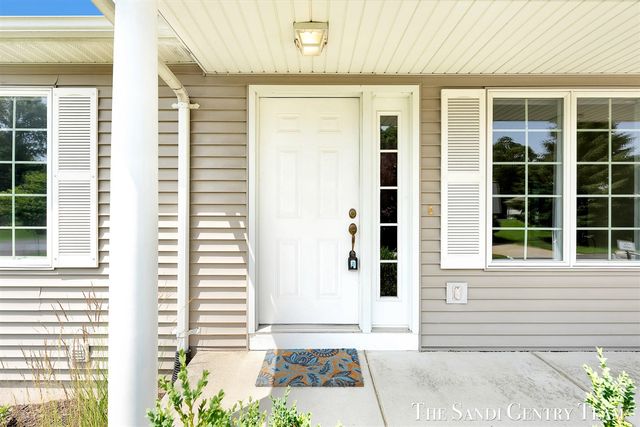 17632 Dustin Drive, Spring Lake, MI 49456