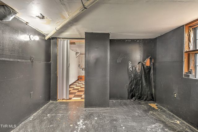 1305 Saint Louis Street, Johnson City, TN 37601