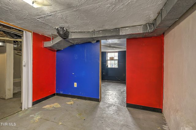 1305 Saint Louis Street, Johnson City, TN 37601