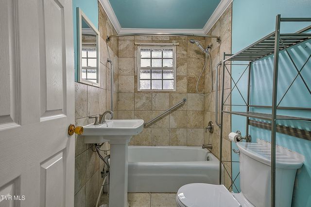 1305 Saint Louis Street, Johnson City, TN 37601