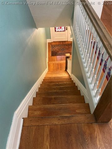 9 Arlington Court, Charleston, WV 25301