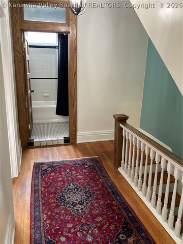 9 Arlington Court, Charleston, WV 25301