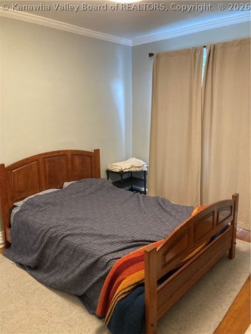 9 Arlington Court, Charleston, WV 25301
