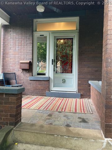 9 Arlington Court, Charleston, WV 25301