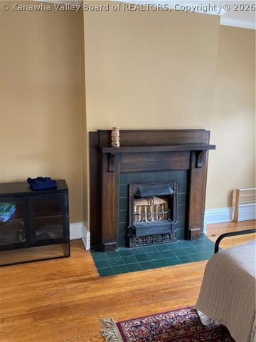 9 Arlington Court, Charleston, WV 25301