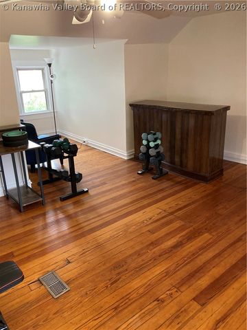 9 Arlington Court, Charleston, WV 25301