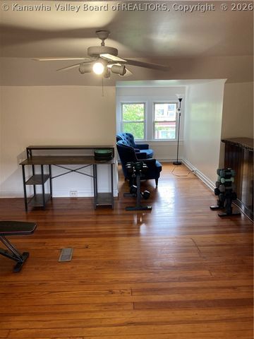 9 Arlington Court, Charleston, WV 25301