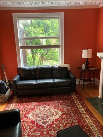 9 Arlington Court, Charleston, WV 25301