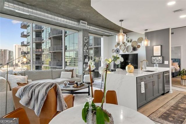 923 Peachtree Street NE 939, Atlanta, GA 30309