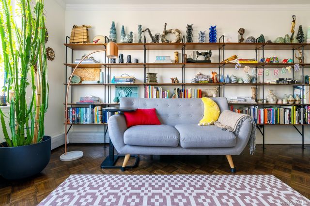 25 Meserole Street 3R, Brooklyn, NY 11206
