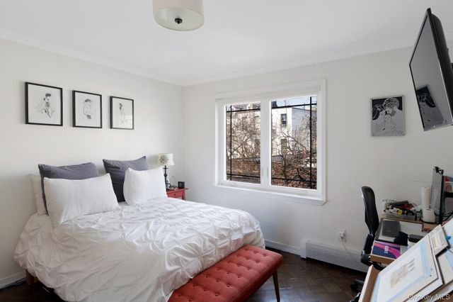 25 Meserole Street 3R, Brooklyn, NY 11206
