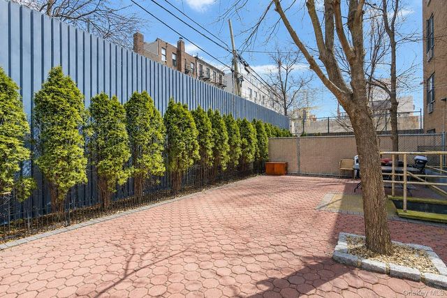 25 Meserole Street 3R, Brooklyn, NY 11206