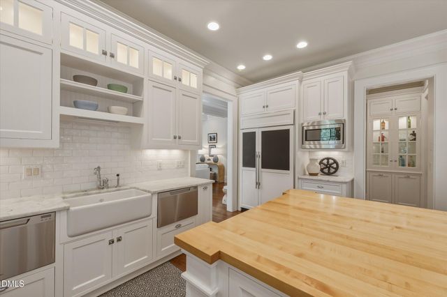 11417 Governors Drive, Chapel Hill, NC 27517