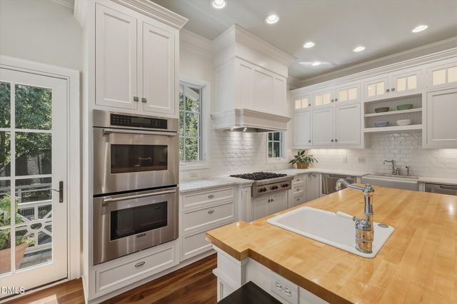 11417 Governors Drive, Chapel Hill, NC 27517