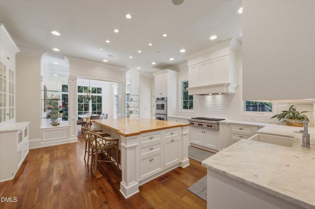 11417 Governors Drive, Chapel Hill, NC 27517