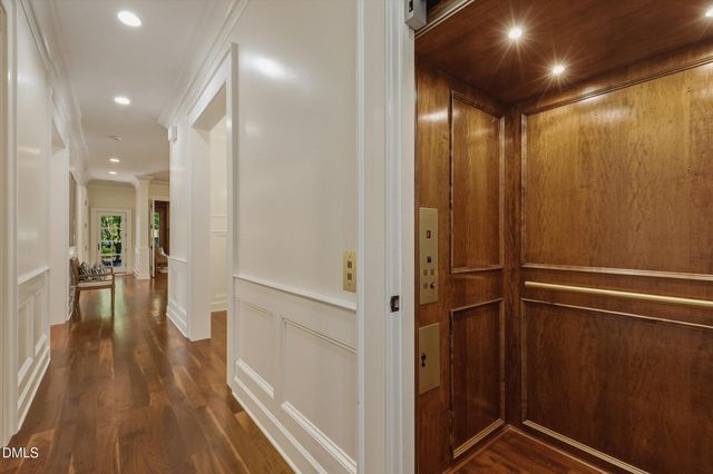 11417 Governors Drive, Chapel Hill, NC 27517