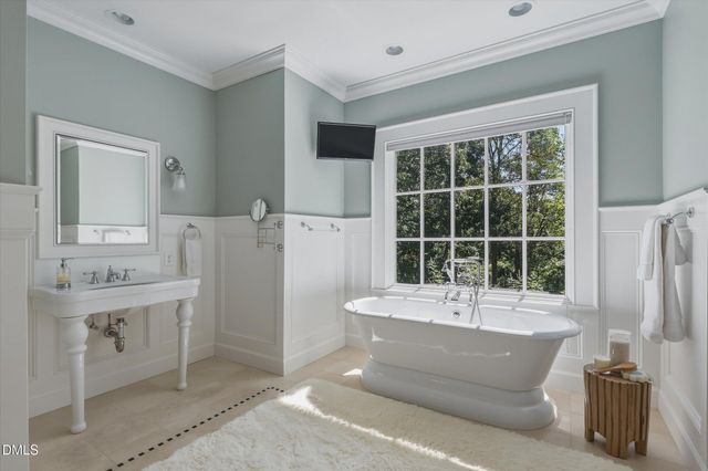 11417 Governors Drive, Chapel Hill, NC 27517
