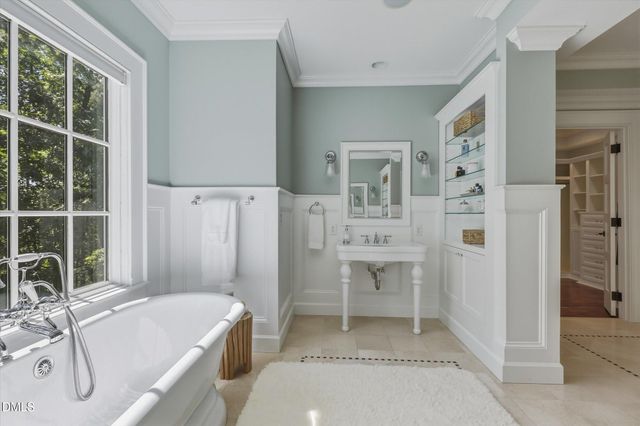 11417 Governors Drive, Chapel Hill, NC 27517